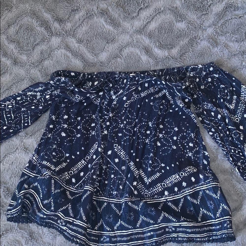 off the shoulder shirt - Picture 1 of 2